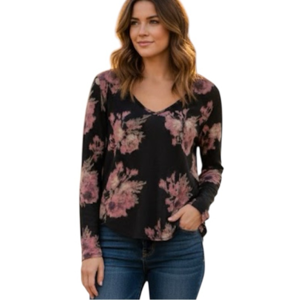 Aritzia black long sleeve floral top size xs